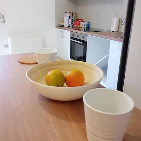 Appartement Coastal Garden Getaway à Vári Extérieur photo