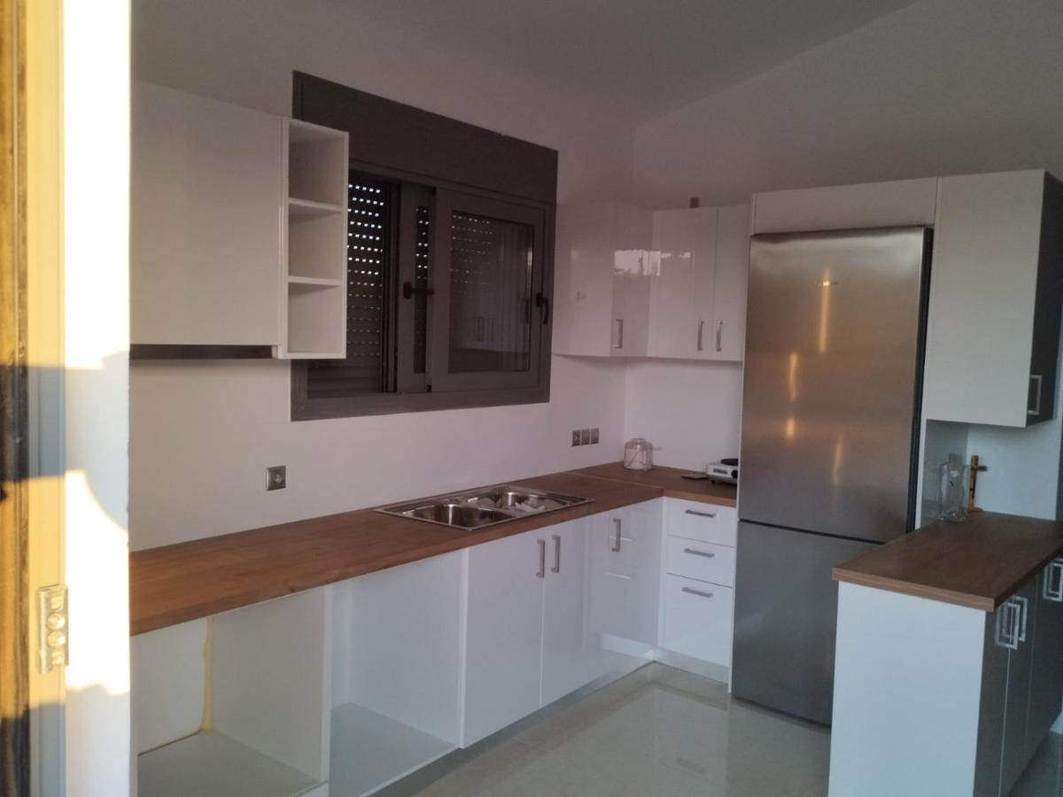 Appartement Coastal Garden Getaway à Vári Extérieur photo
